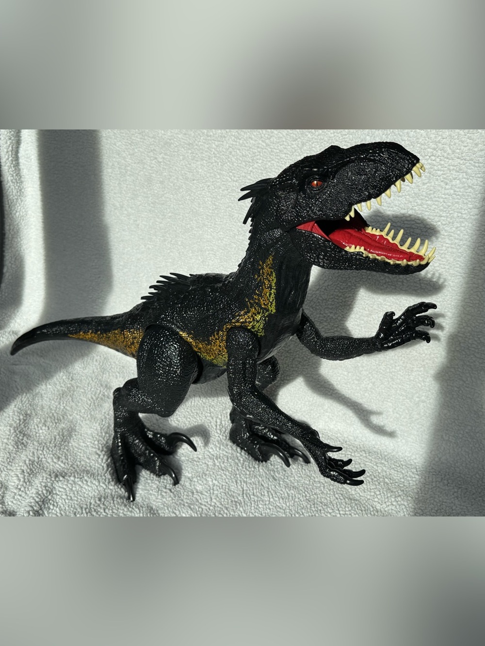 Jurassic World Super Colossal Indoraptor Posable Action Figure